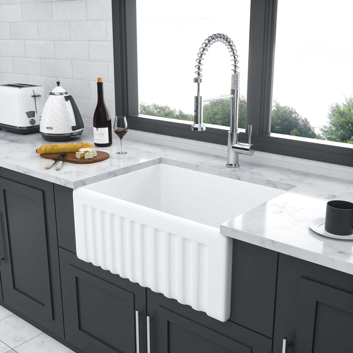 Apron Front Reversible Single Bowl Kitchen Sink & Grid And Strainer
